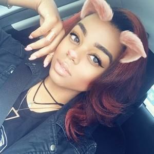 Meet your Posher, Charlee